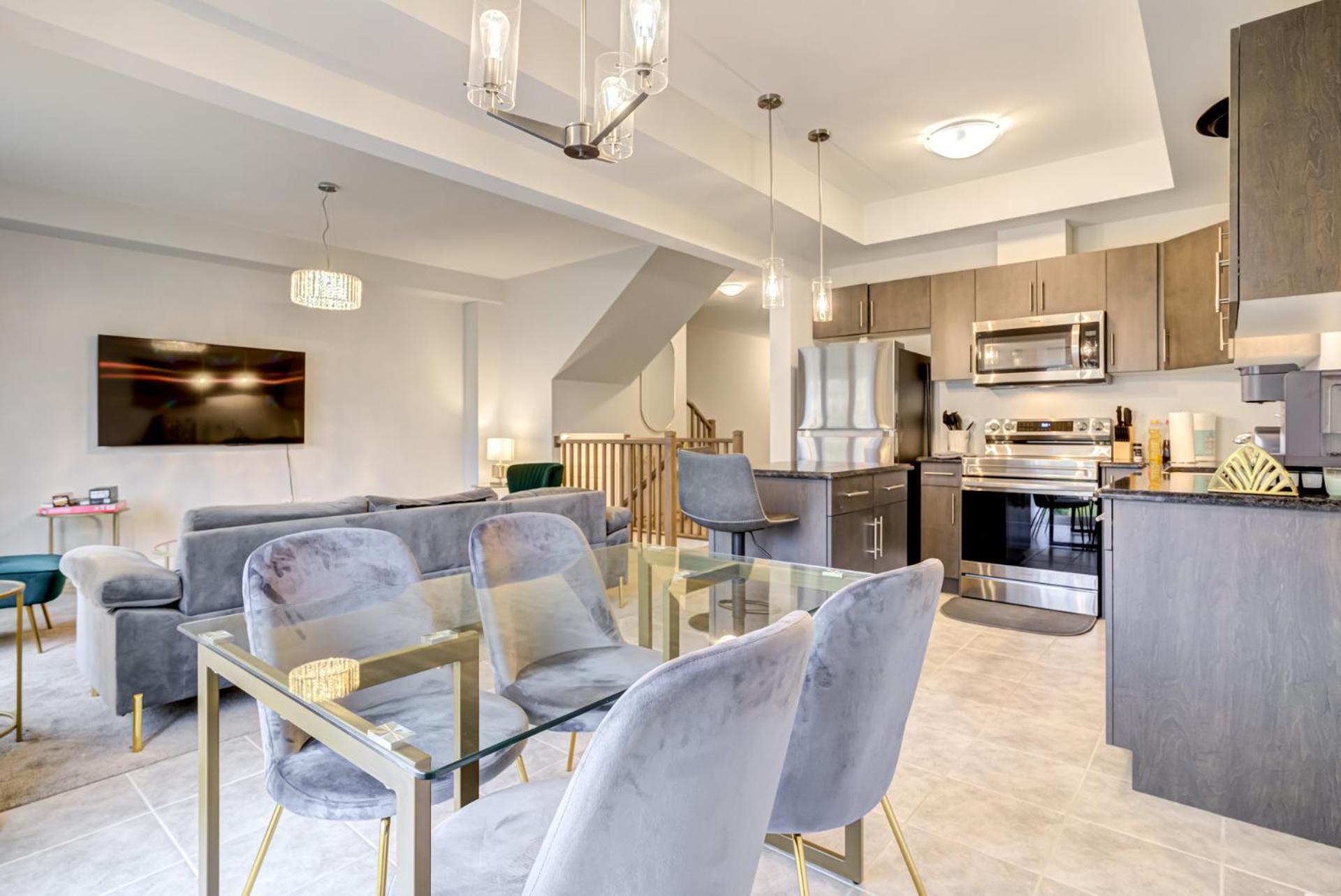 Luxury Living Niagara Falls - 4 Bed House ナイアガラ・フォールズ エクステリア 写真