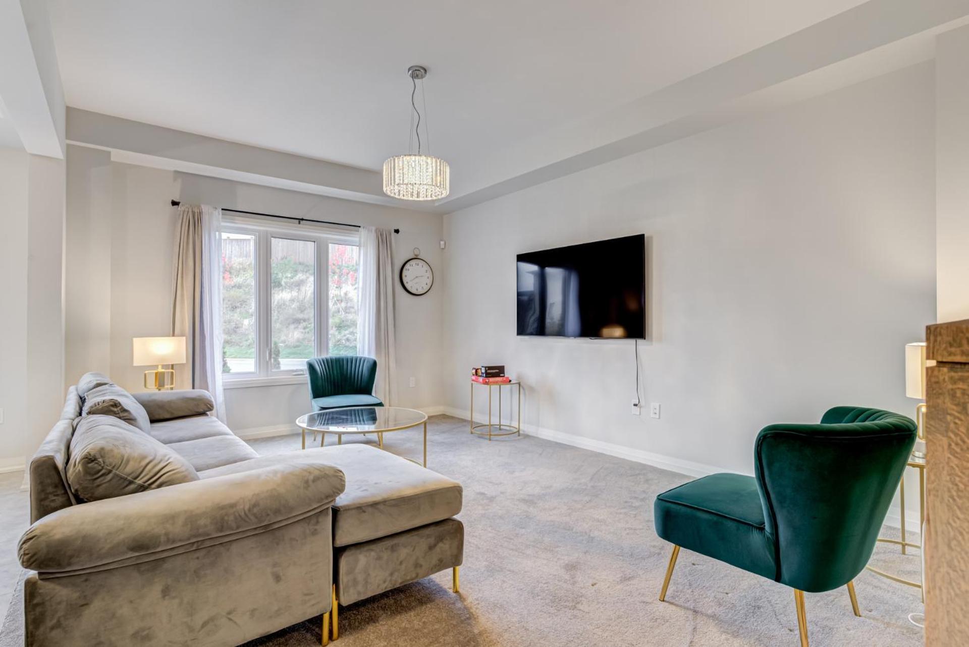 Luxury Living Niagara Falls - 4 Bed House ナイアガラ・フォールズ エクステリア 写真