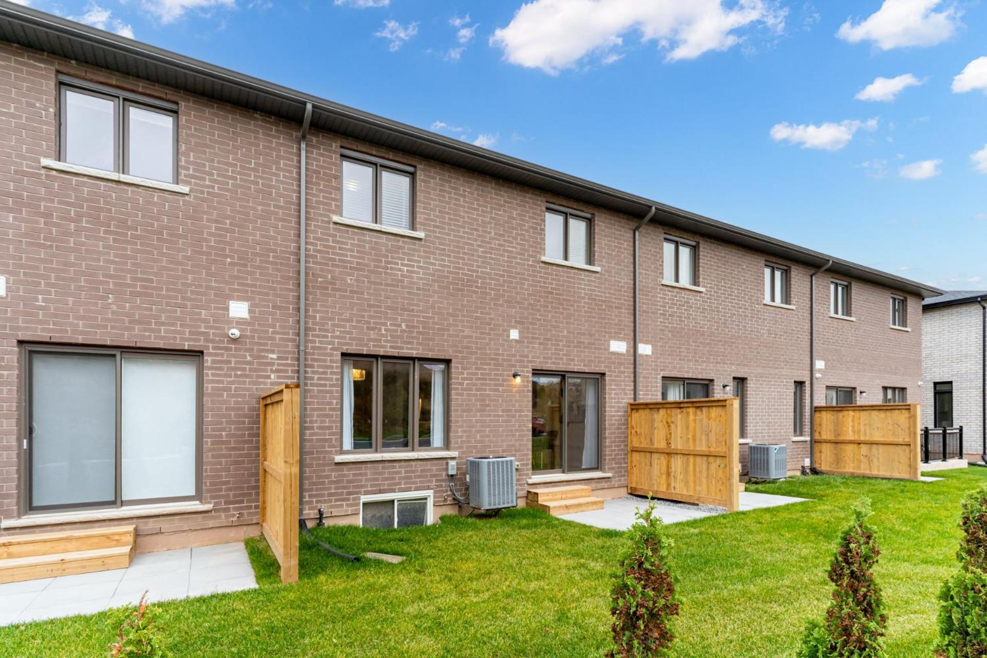 Luxury Living Niagara Falls - 4 Bed House ナイアガラ・フォールズ エクステリア 写真