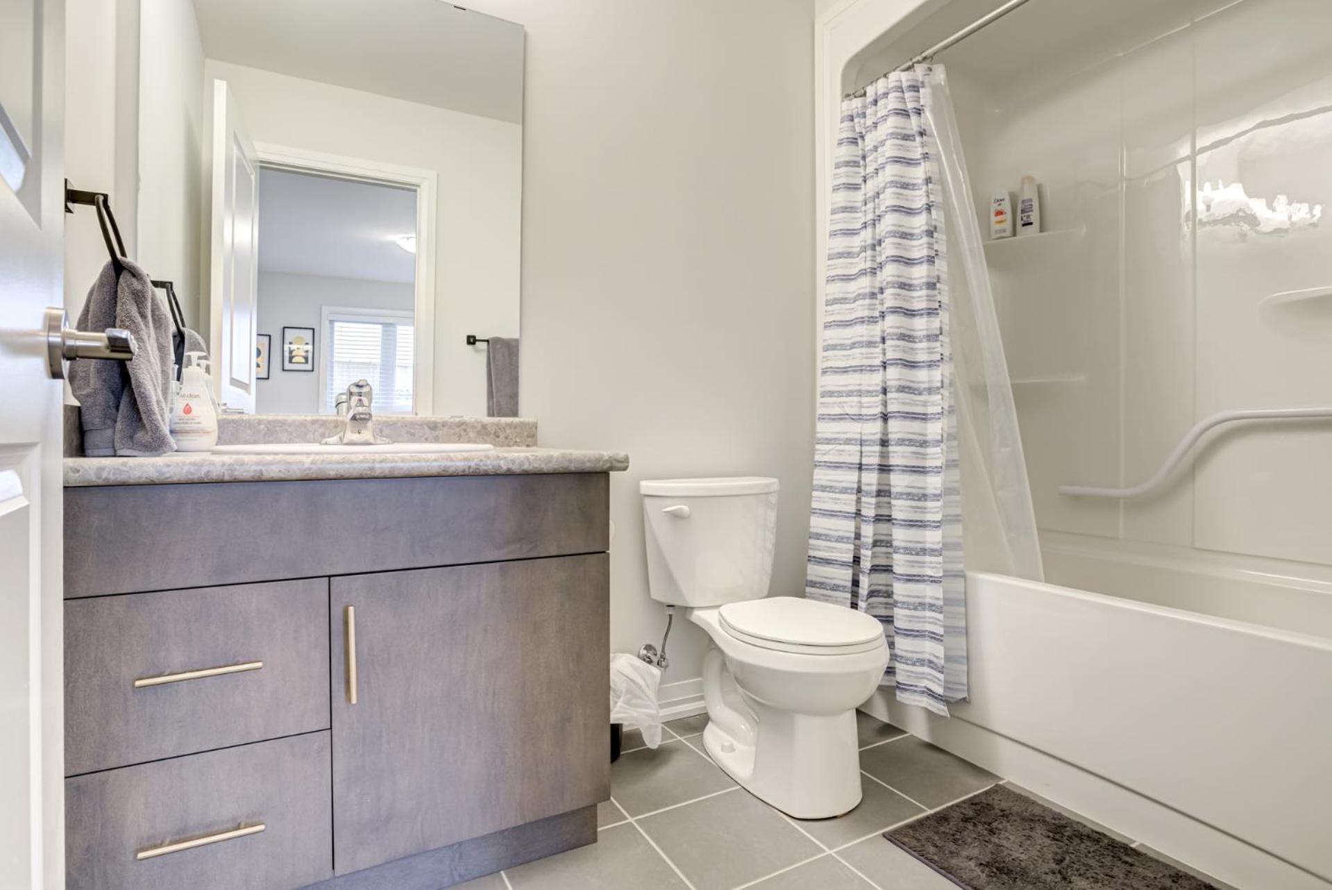 Luxury Living At The Falls - 4 Bed House ナイアガラ・フォールズ エクステリア 写真