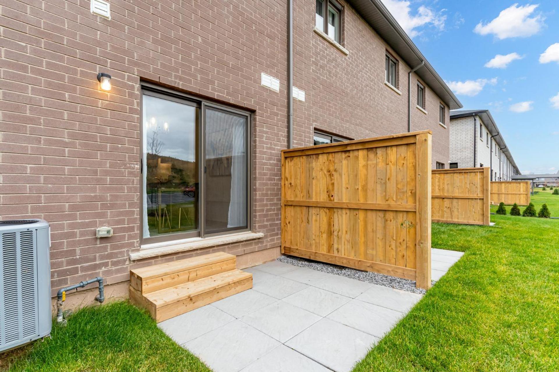 Luxury Living Niagara Falls - 4 Bed House ナイアガラ・フォールズ エクステリア 写真